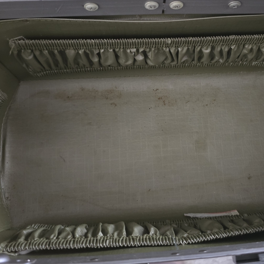 Samsonite Vintage Silhouette Olive Makeup Suitcase Travel Grandmacore - Picture 9 of 11